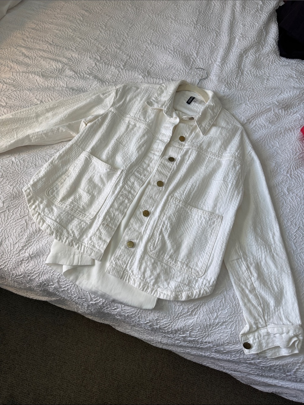 Divided White Textured Button-Front Jacket - Picture 6 of 6